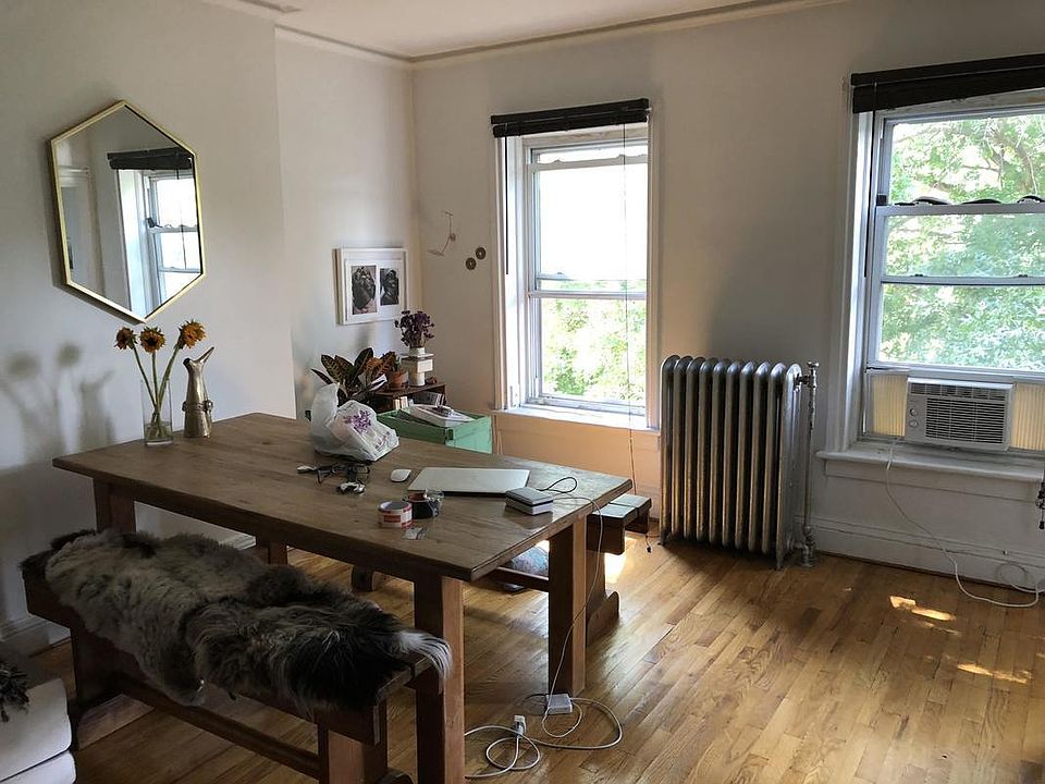 1st image of 416 Vanderbilt Ave #3