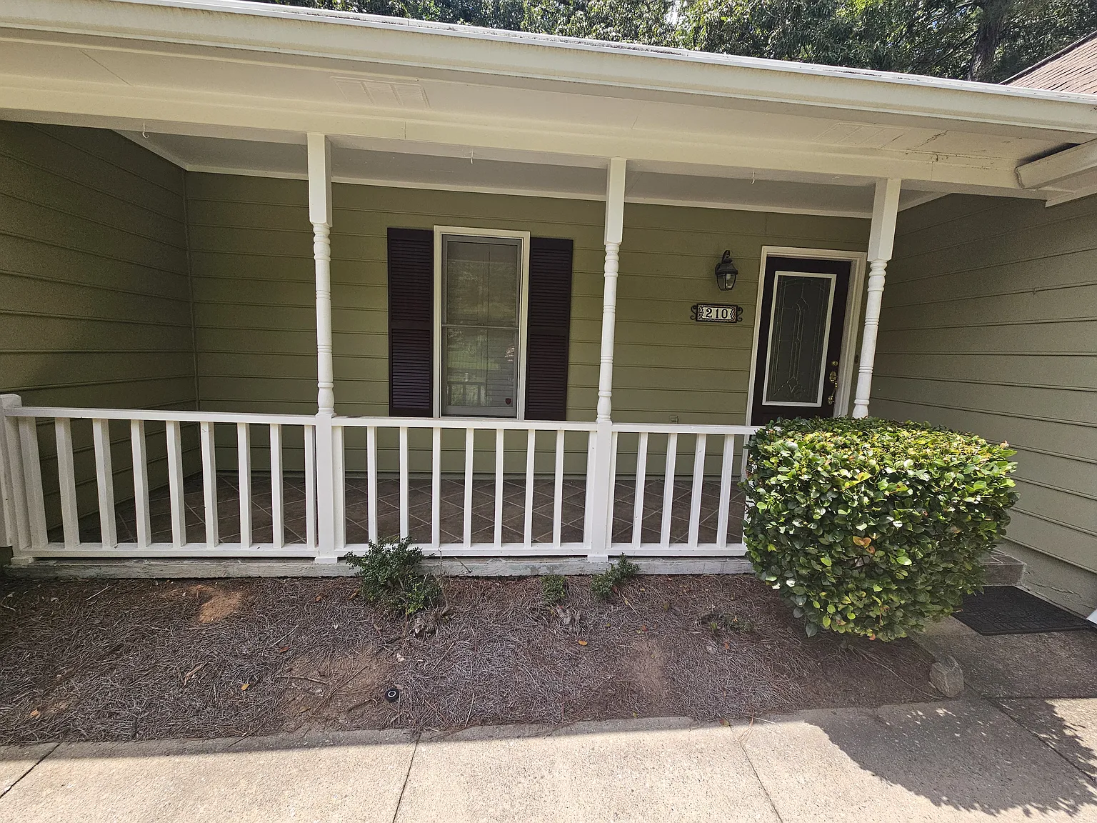 210 Windgate Ct — Photo 2