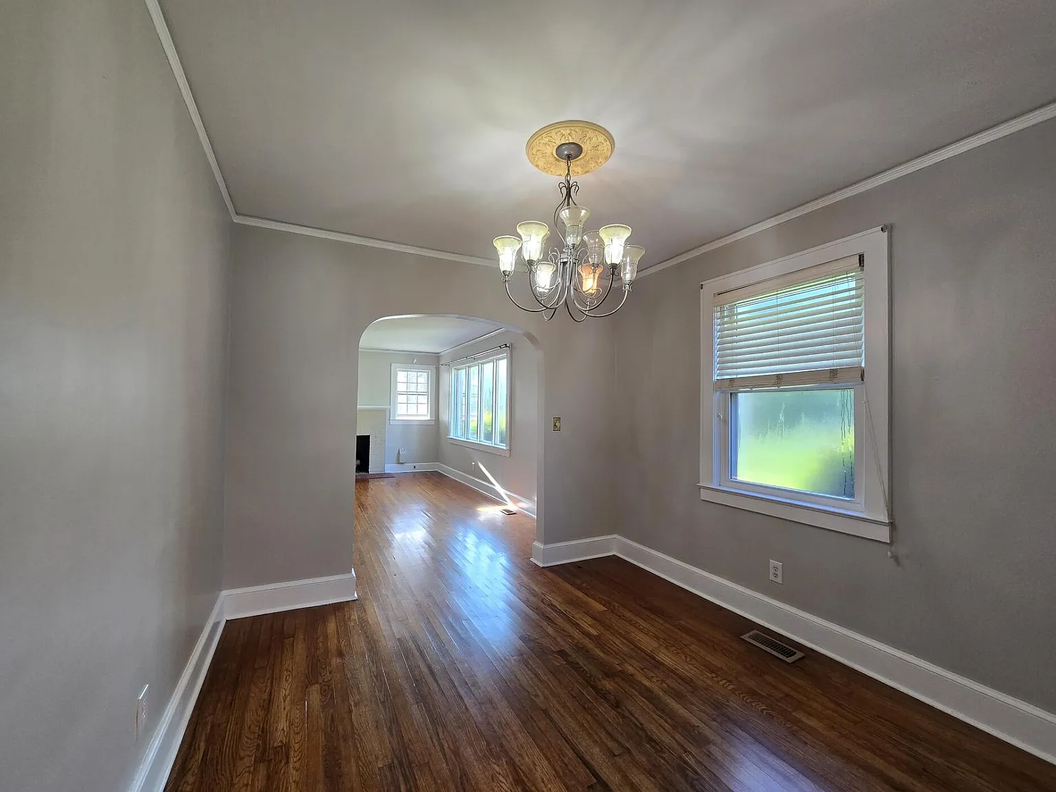 5 bed, 1.5 bath, 1800 sqft, $1,750 — Photo 3