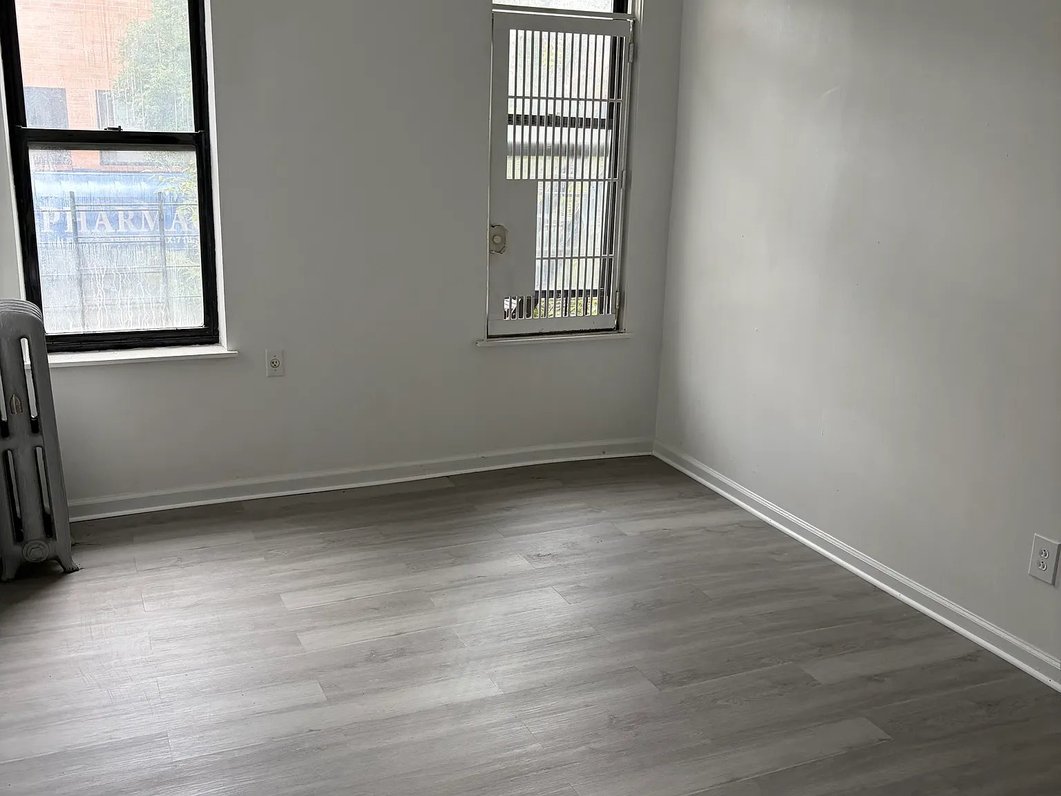 3 bed, 1300 sqft, $2,890 — Photo 3