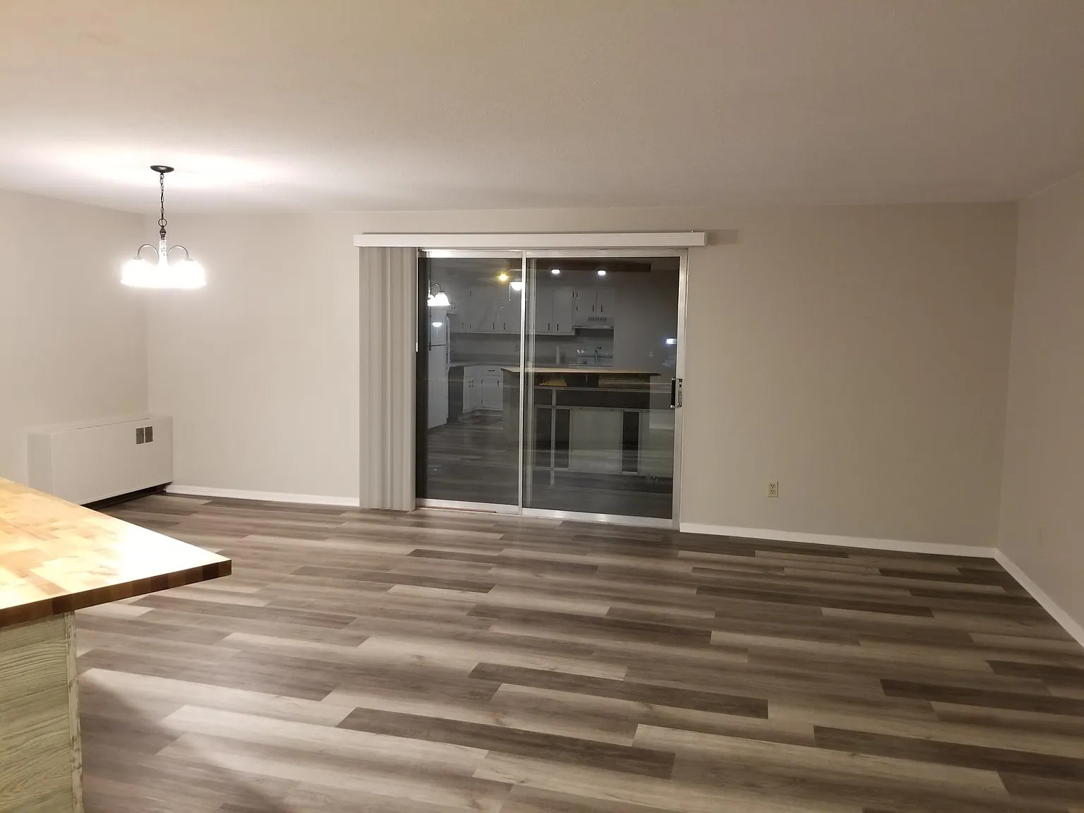 2 bed, 1056 sqft, $1,700 — Photo 2