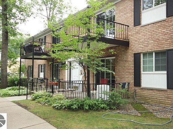 3rd image of 731 Indian Trail Blvd APT 15