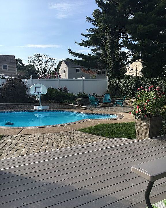 2nd image of 21 Harcourt Ln