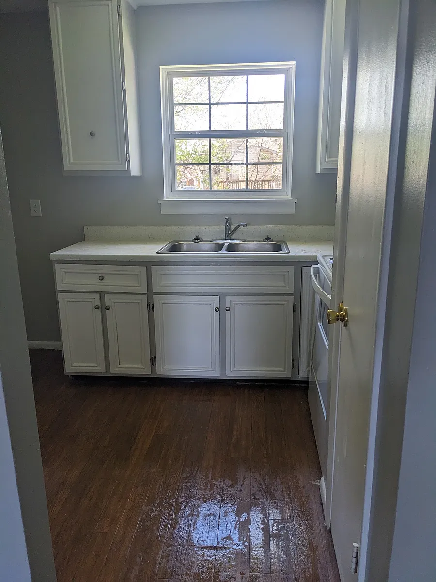 Building Photo - 622 Smithfield Ave #2