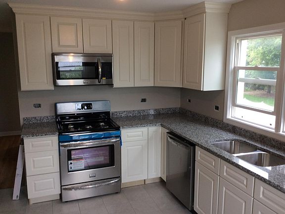 2nd image of 121 E Sunnyside Ave