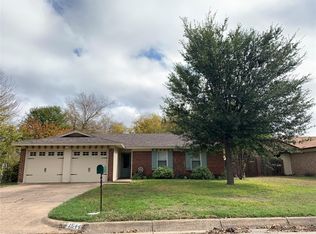 1544 Augusta Rd, Benbrook, TX 76126