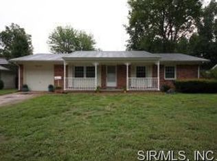 28 Coachlight Dr, Mascoutah, IL