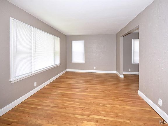 2nd image of 2014 Wismer Ave