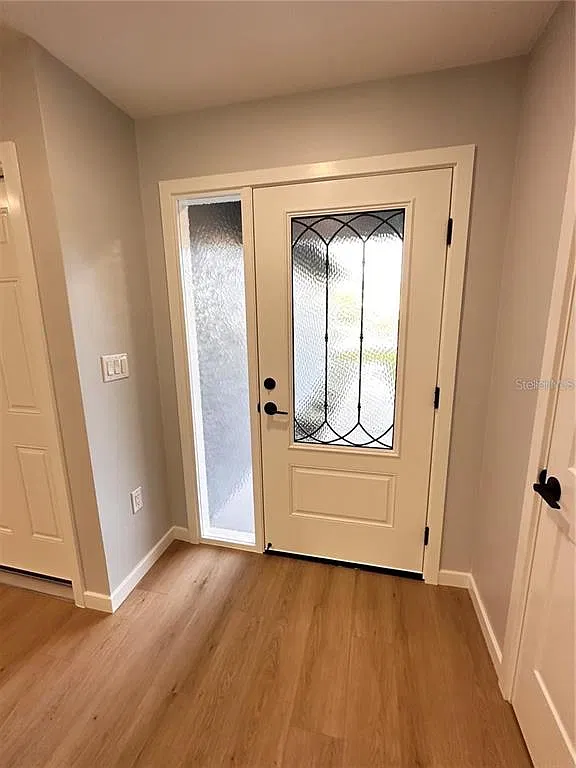 3 bed, 2.0 bath, 1345 sqft, $2,600 — Photo 4