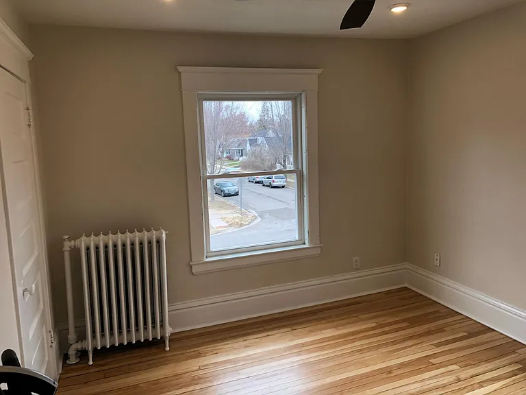 1430 Englewood Ave — Photo 5