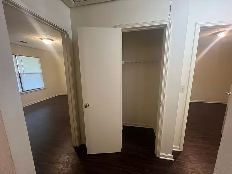4803 Oak Meadow Dr — Photo 9