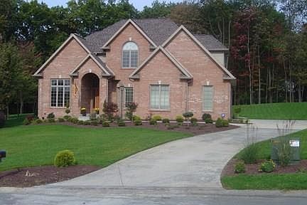 1st image of 214 N Magnolia Dr