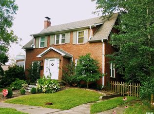 209 N Pearl St, Mc Leansboro, IL 62859