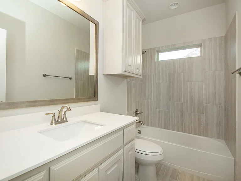 2223 Clairmount Dr — Photo 2