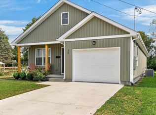 30 Maple St, Jeffersonville, OH 43128