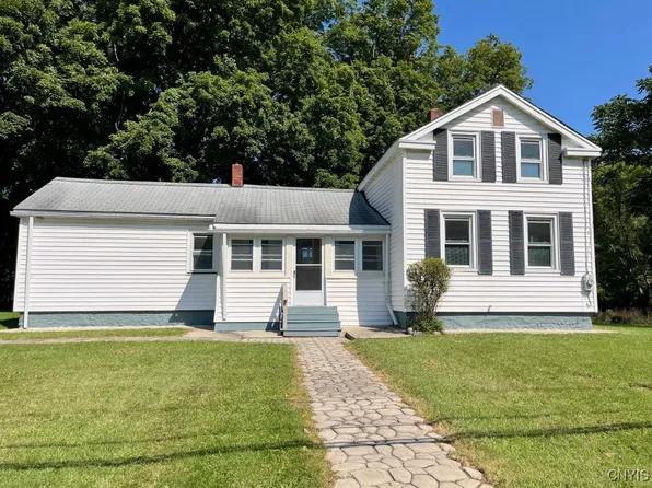 227 Hamilton Rd, North Syracuse, NY 13212