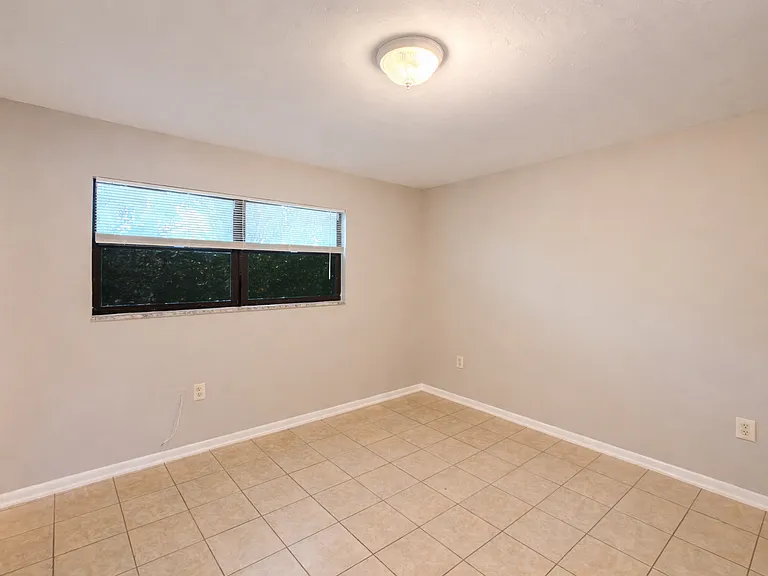 2068 Franklin St — Photo 8