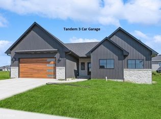 1220 Osage Ln, North Liberty, IA 52317