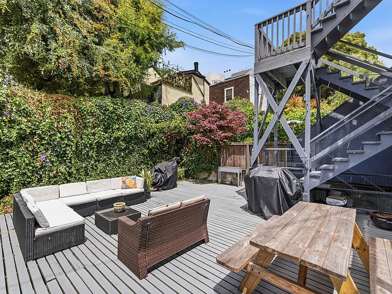 2854 Sacramento St — Photo 41