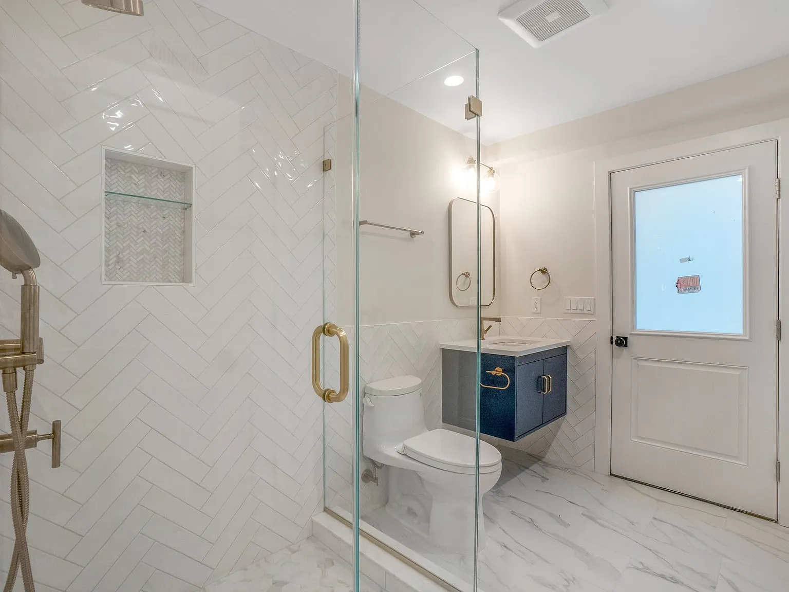 4 bed, 2120 sqft, $11,000 — Photo 4