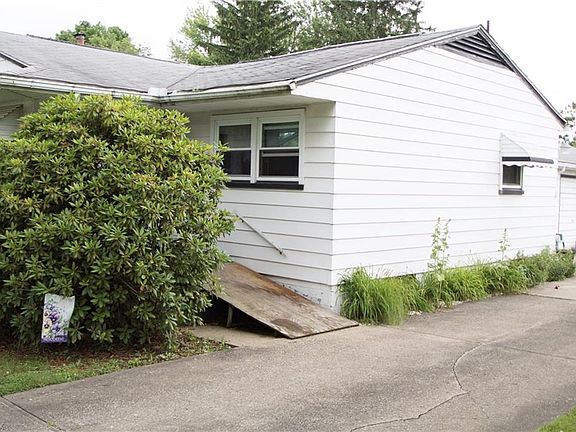 4th image of 645 Burdie Dr
