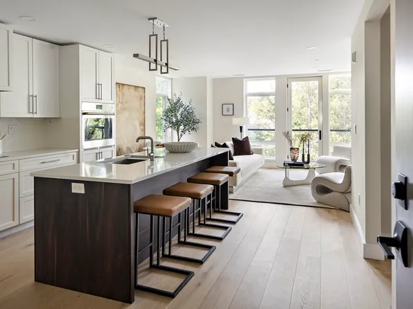 20 Kinmonth Rd #308, Waban, MA 02468