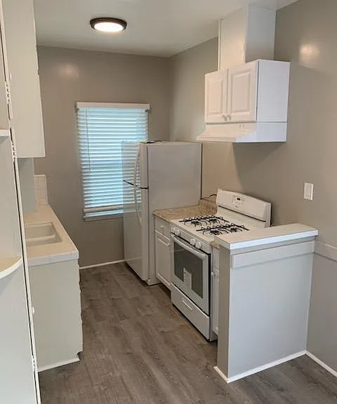 215 W Lomita Ave #11 — Photo 3