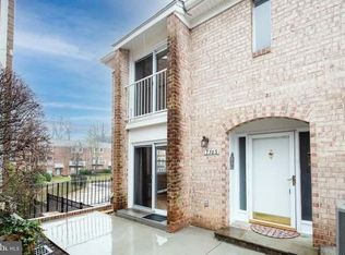 3783 Persimmon Cir, Fairfax, VA 22031