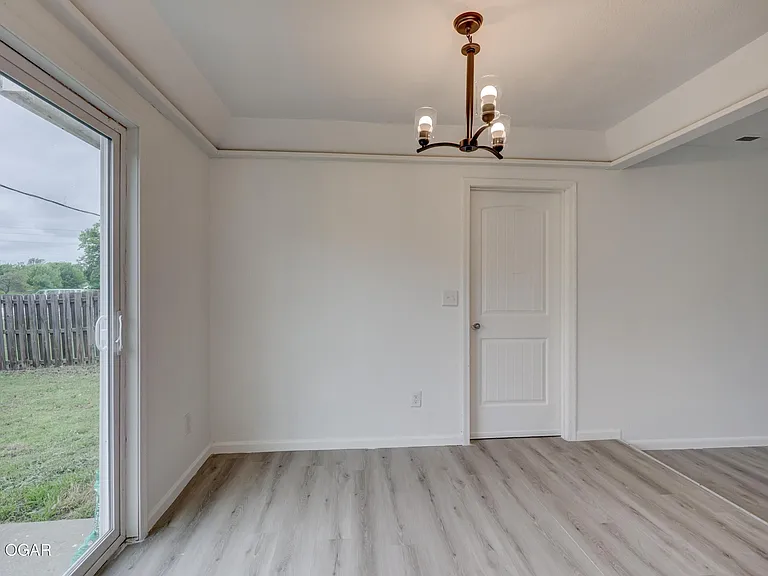 1119 S Saint Louis Ave — Photo 7