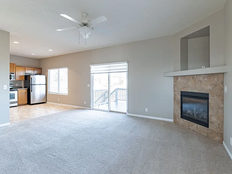 19160 Drexel Cir — Photo 8