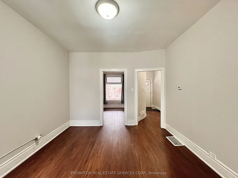 17 Winnifred Ave — Photo 23