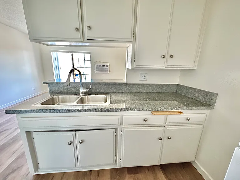7423 N Lankershim Blvd #27 — Photo 6