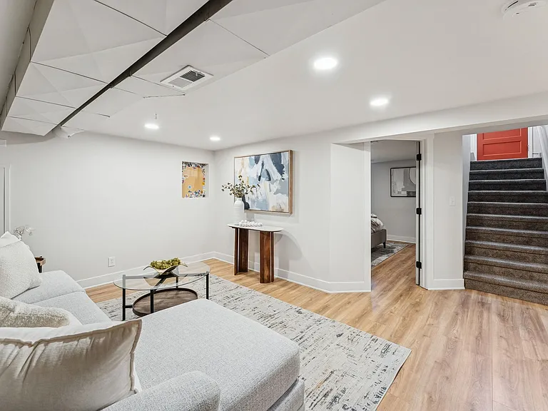 1021 E Millbert Ave — Photo 14