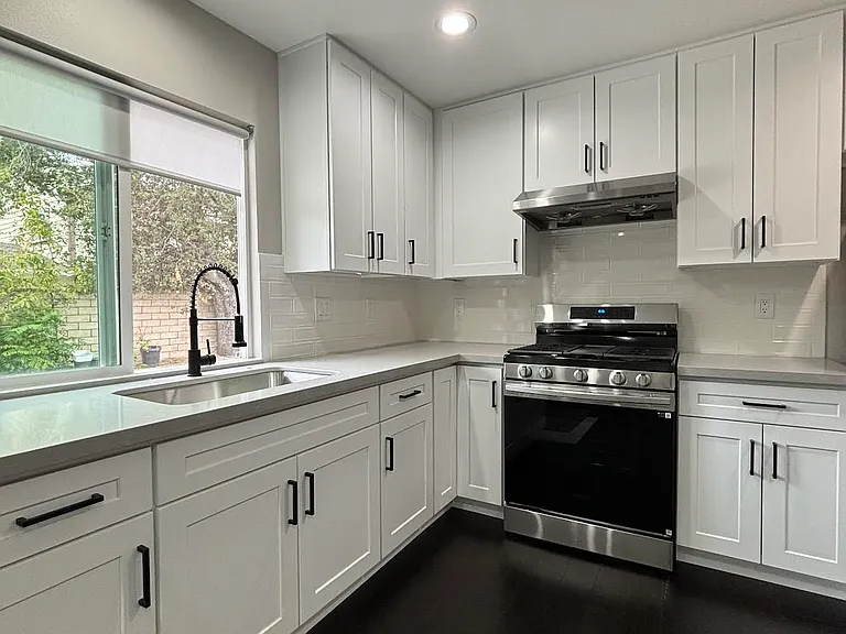 420 E Olive Ave — Photo 6