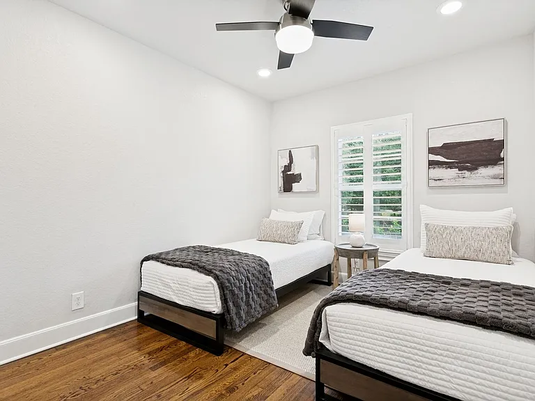 488 E Olmos Dr #3 — Photo 13