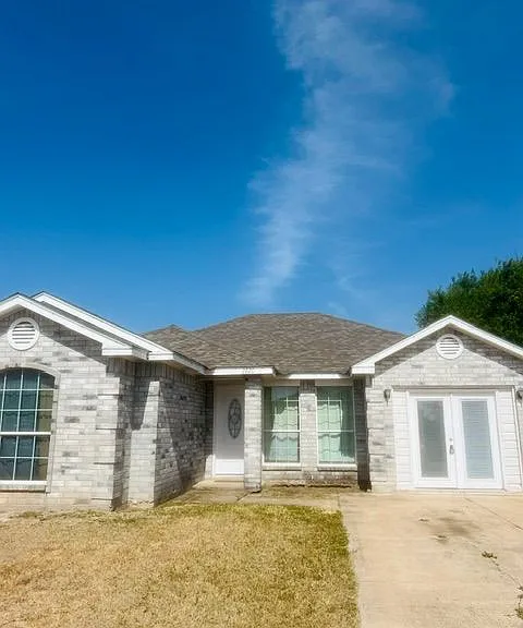 2820 Vienna St — Photo 1