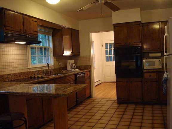 PLENTY OF CABINET & COUNTER SPACE