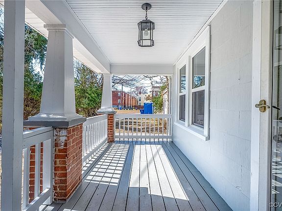 4th image of 1103 Maplewood Ave
