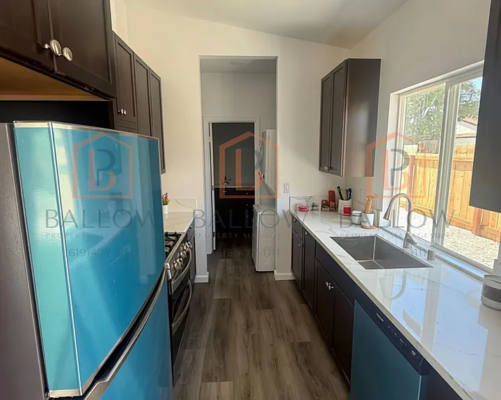 10045-47 Woodpark Dr — Photo 2