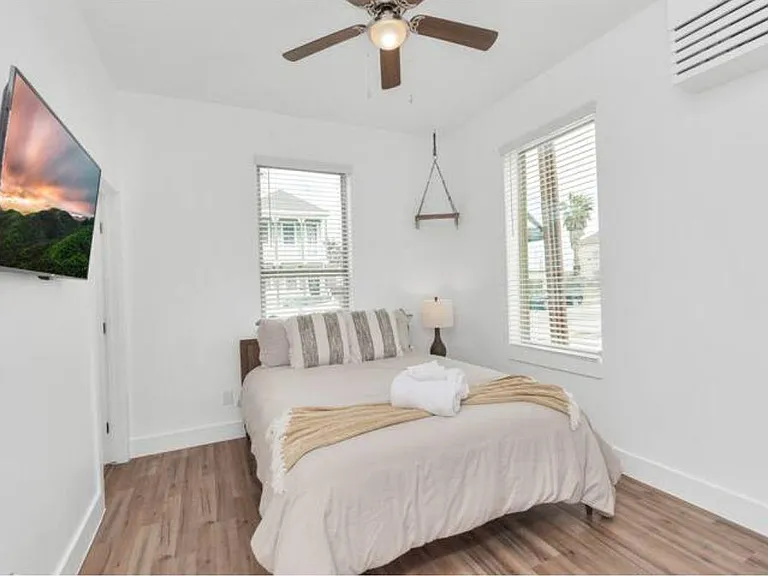 2825 Ball St #3 — Photo 7