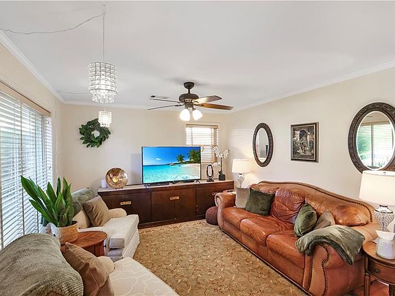 3rd image of 10617 Salem St