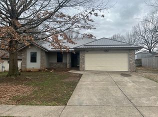 3962 W Berkeley St, Springfield, MO 65807