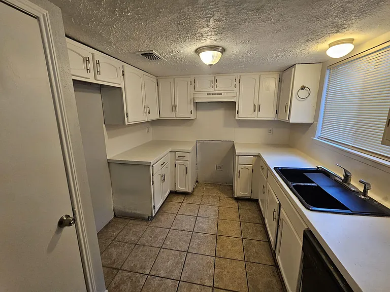 12242 Wild Pine Dr #C — Photo 3