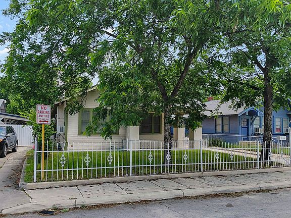 3rd image of 367 E Craig Pl