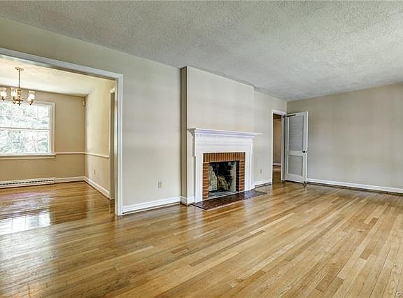 4th image of 2921 Windsorview Dr