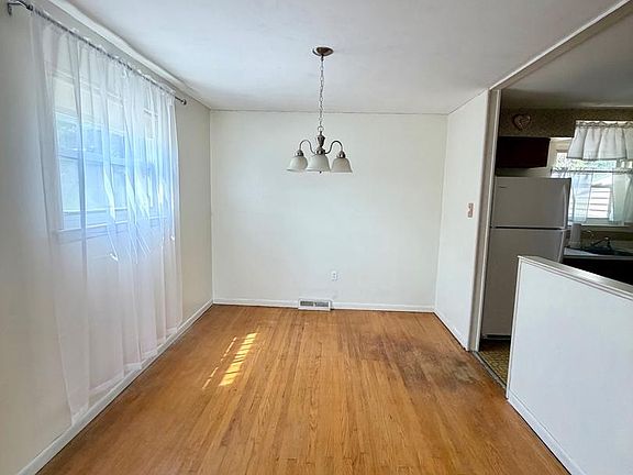 5th image of 1258 Tulip Rd