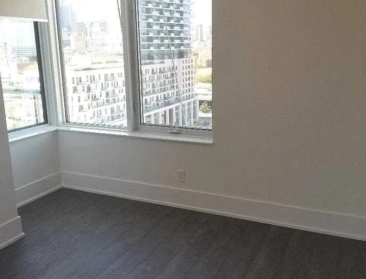 1 Edgewater Dr #H24 — Photo 10