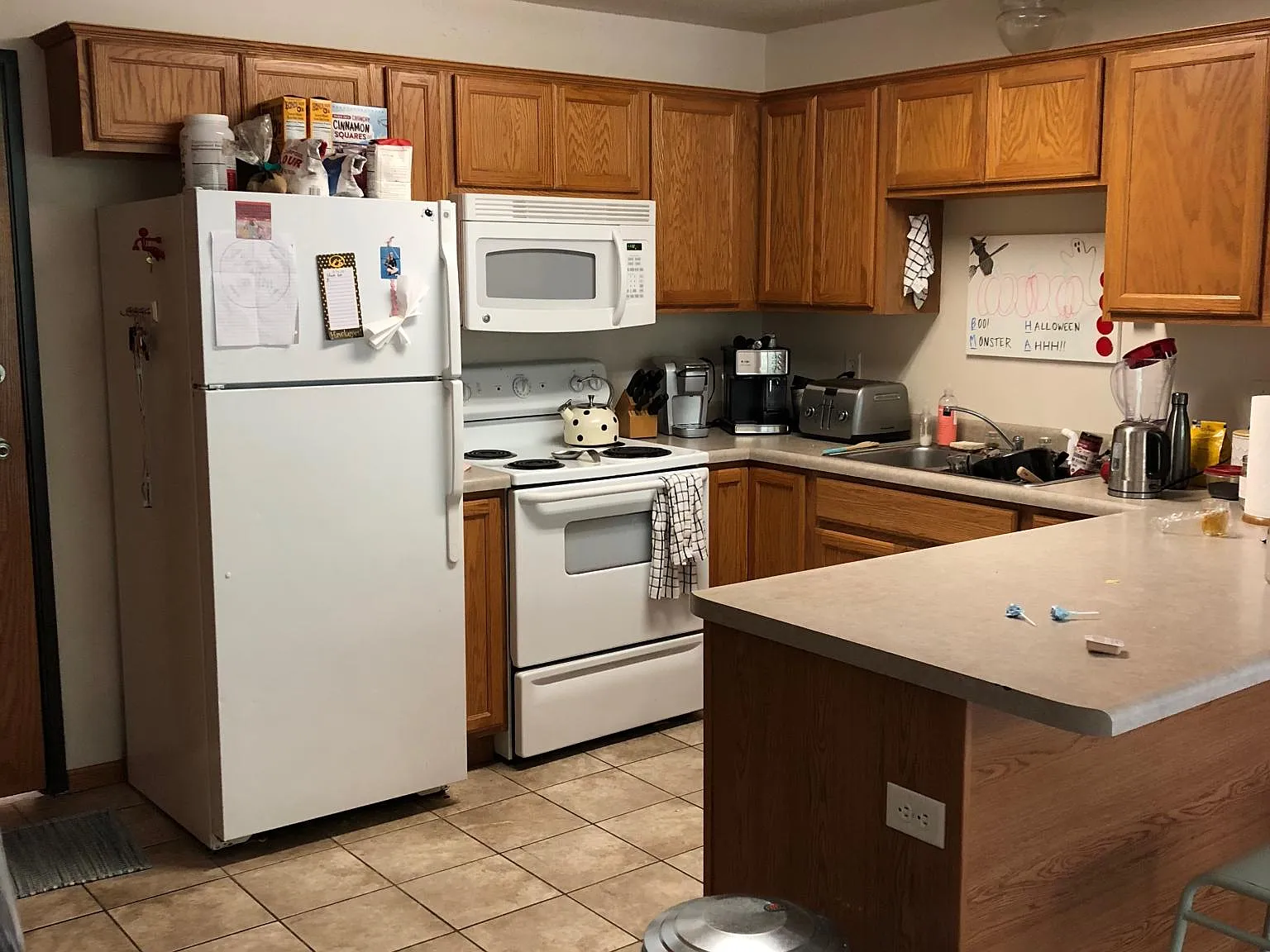 4 bed, 1171 sqft, $2,100 — Photo 3