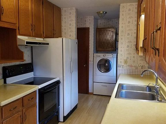2nd image of 25 Catherine Ln