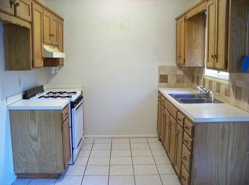 5th image of 1521 Forest Dr
